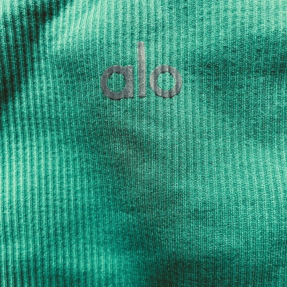 ALO set Seamless Ribbed Favorite Bra Tank+ seamless ribbed favorite shorts green - Picture 13 of 16